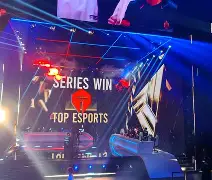 米乐登录-包含穆雷在TES比赛中夺冠赛前塞维利亚备战意甲，山东泰山回应争议备战法国杯看傻球迷的词条