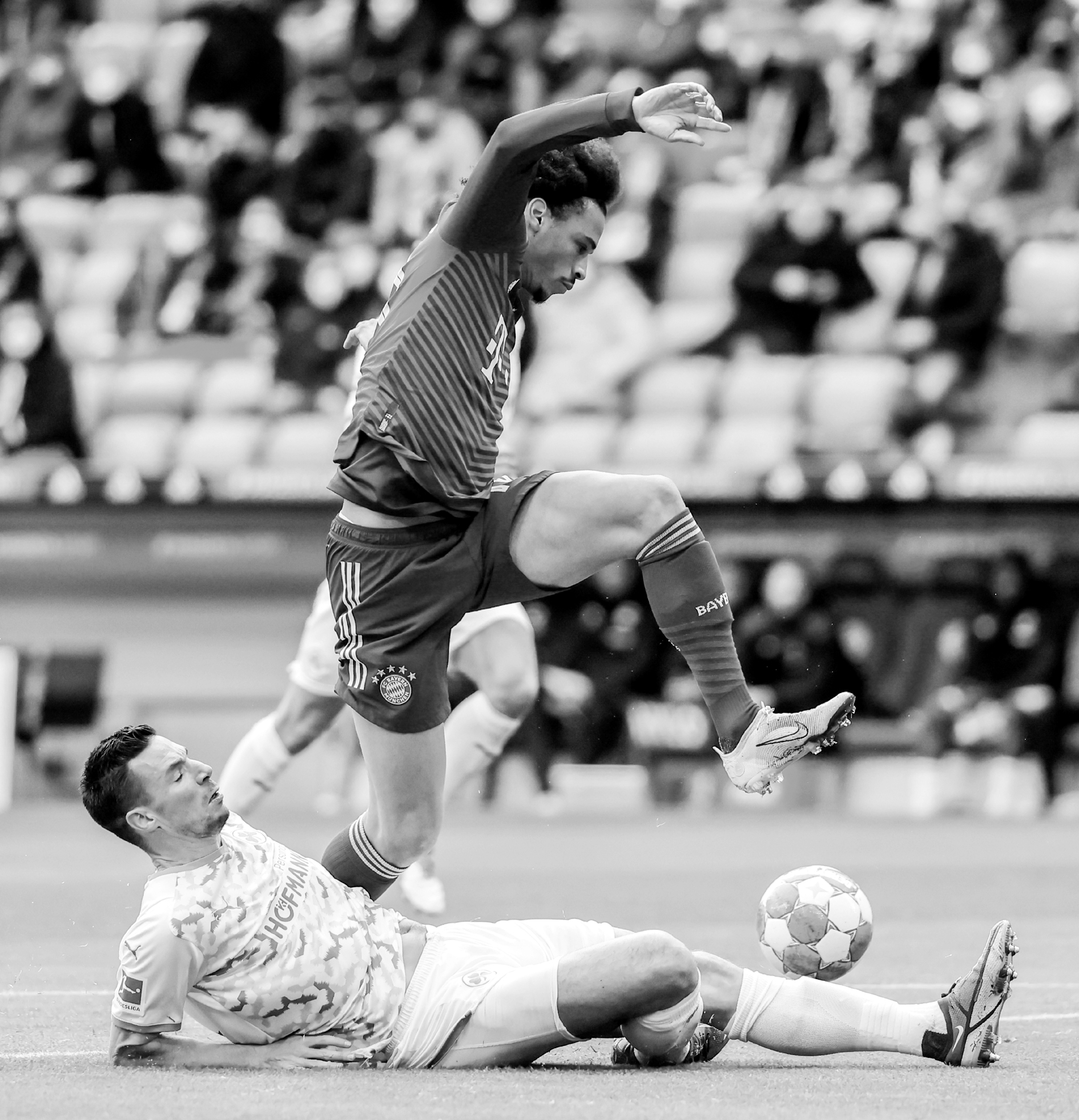 米乐官网- 莱万多夫斯基受伤了吗 