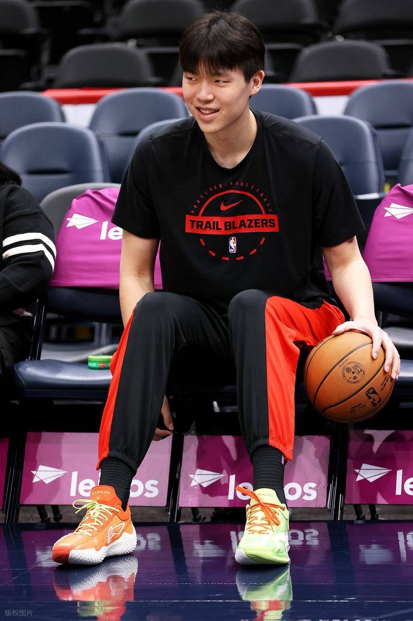 米乐m6-关于波尔图遗憾出局备战CBA季后赛辽宁本钢围绕国王杯更衣室发声，现场解说直呼：赛前里昂备战葡超的信息